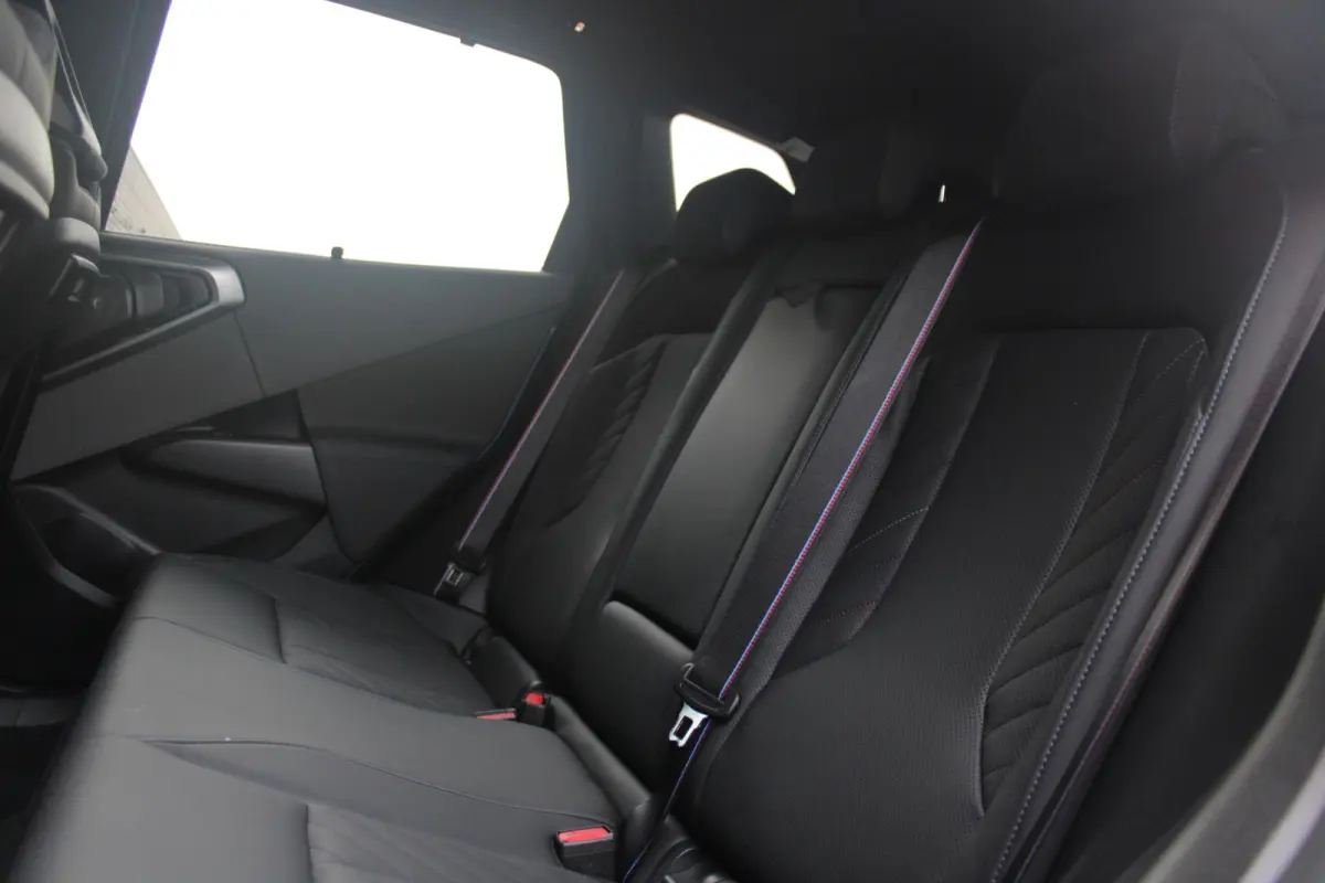 M50 xDrive 399PK M-SPORT PRO | PANORAMA DAK | HARMAN KARDON AUDIO SYSTEM | COMFORT PACK: (STOELVENTILATIE OP DE VOORSTOELEN, ELEKTRISCH VERWARMBARE VOORSTOELEN EN BUITENSTE ZITPLAATSEN ACHTE