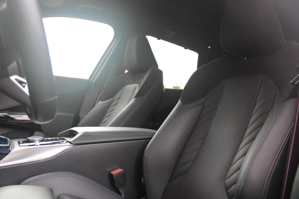 M50 xDrive 399PK M-SPORT PRO | PANORAMA DAK | HARMAN KARDON AUDIO SYSTEM | COMFORT PACK: (STOELVENTILATIE OP DE VOORSTOELEN, ELEKTRISCH VERWARMBARE VOORSTOELEN EN BUITENSTE ZITPLAATSEN ACHTE