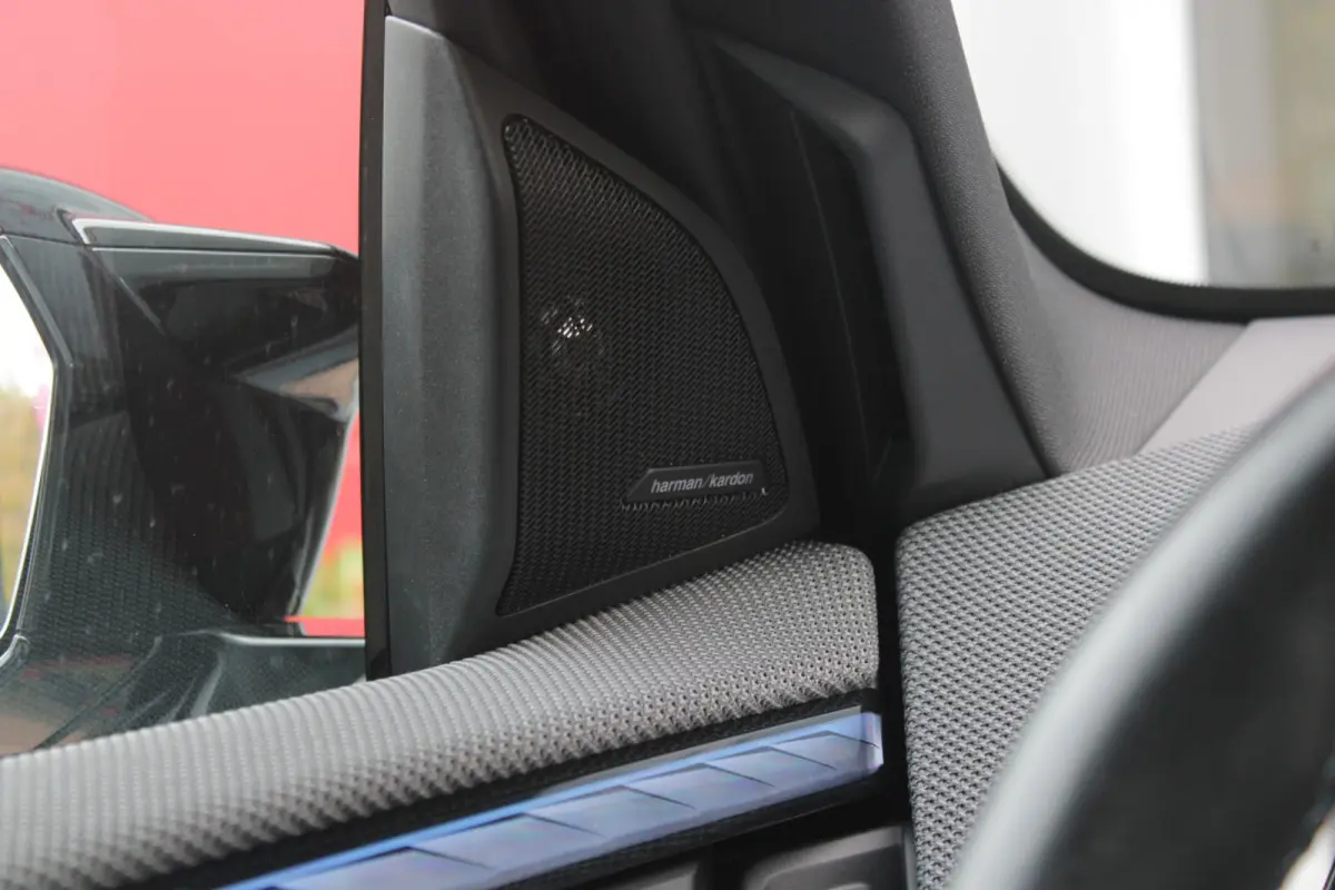M50 xDrive 399PK M-SPORT PRO | PANORAMA DAK | HARMAN KARDON AUDIO SYSTEM | COMFORT PACK: (STOELVENTILATIE OP DE VOORSTOELEN, ELEKTRISCH VERWARMBARE VOORSTOELEN EN BUITENSTE ZITPLAATSEN ACHTE