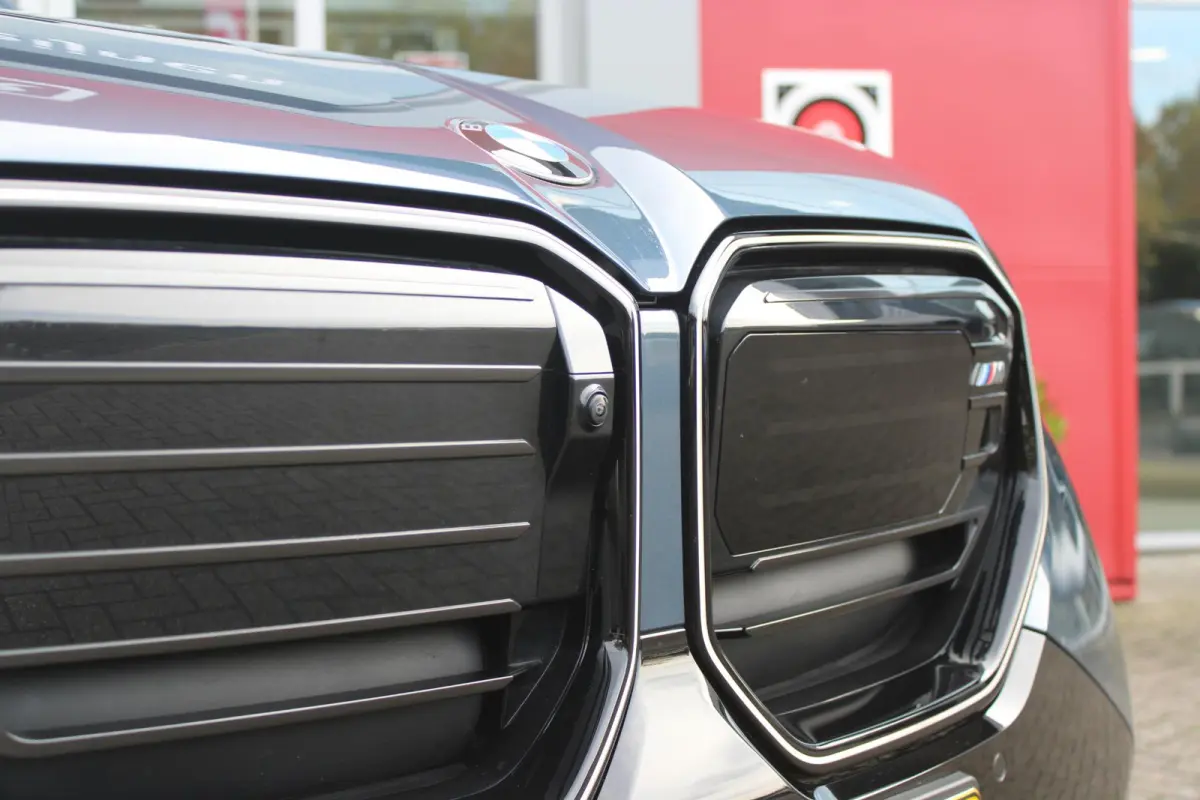 M50 xDrive 399PK M-SPORT PRO | PANORAMA DAK | HARMAN KARDON AUDIO SYSTEM | COMFORT PACK: (STOELVENTILATIE OP DE VOORSTOELEN, ELEKTRISCH VERWARMBARE VOORSTOELEN EN BUITENSTE ZITPLAATSEN ACHTE