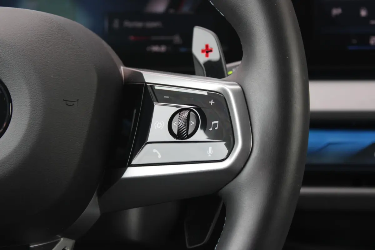 M50 xDrive 399PK M-SPORT PRO | PANORAMA DAK | HARMAN KARDON AUDIO SYSTEM | COMFORT PACK: (STOELVENTILATIE OP DE VOORSTOELEN, ELEKTRISCH VERWARMBARE VOORSTOELEN EN BUITENSTE ZITPLAATSEN ACHTE