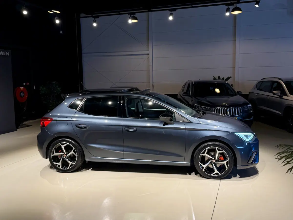 1.0 TSI DSG FR Pano|Leer|Navi|LED Grijs
