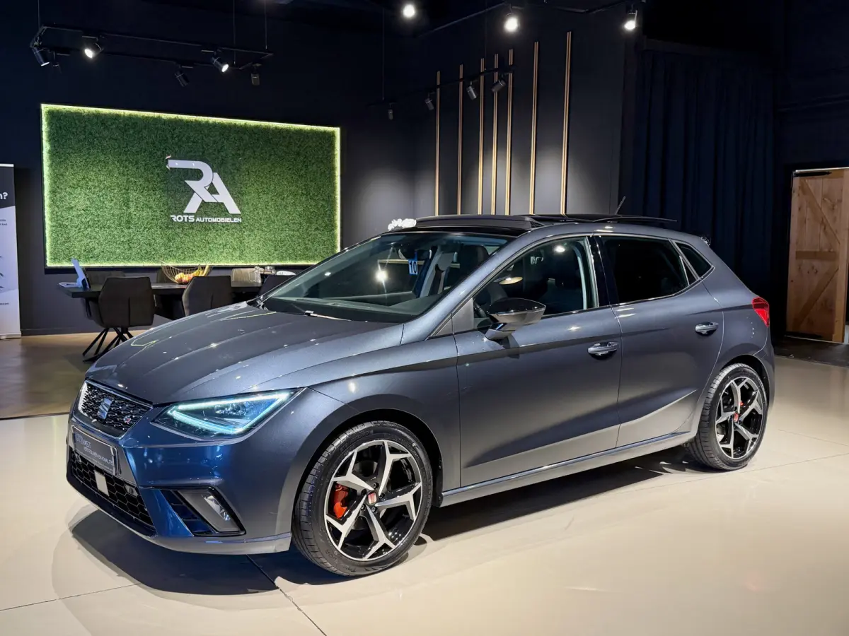 1.0 TSI DSG FR Pano|Leer|Navi|LED Grijs