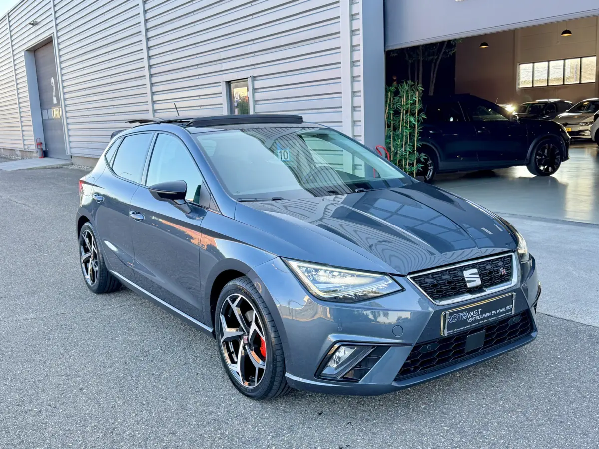 1.0 TSI DSG FR Pano|Leer|Navi|LED Grijs