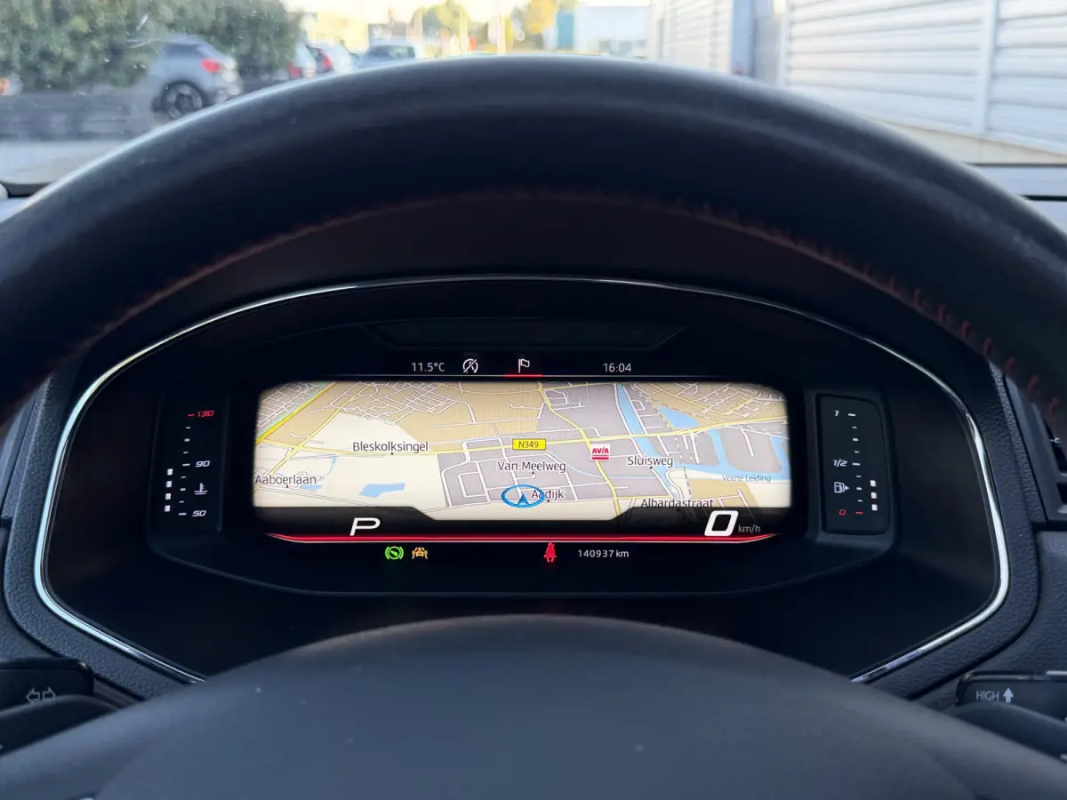 1.0 TSI DSG FR Pano|Leer|Navi|LED Grijs