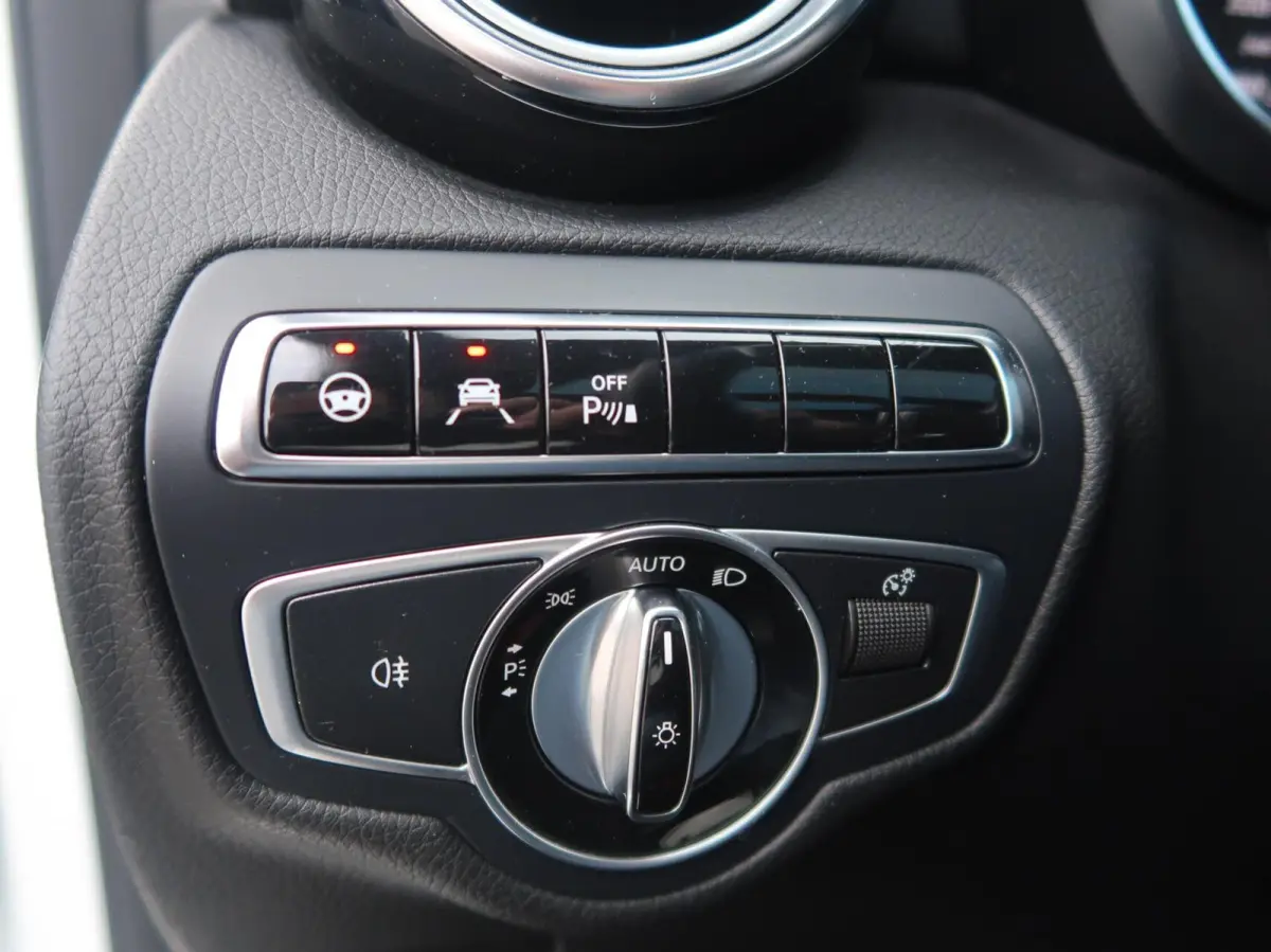 250 4MATIC AMG PANORAMADAK|ADAPTIVE CRUISECONTROL|STUURHULP|RIJSTROOK|NAVIGATIE|LEDER|CAMERA|ZEER MOOI