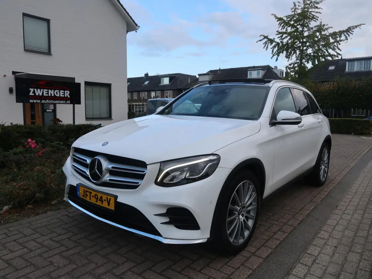 250 4MATIC AMG PANORAMADAK|ADAPTIVE CRUISECONTROL|STUURHULP|RIJSTROOK|NAVIGATIE|LEDER|CAMERA|ZEER MOOI