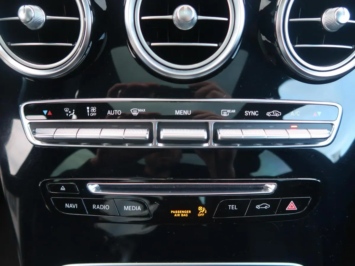 250 4MATIC AMG PANORAMADAK|ADAPTIVE CRUISECONTROL|STUURHULP|RIJSTROOK|NAVIGATIE|LEDER|CAMERA|ZEER MOOI