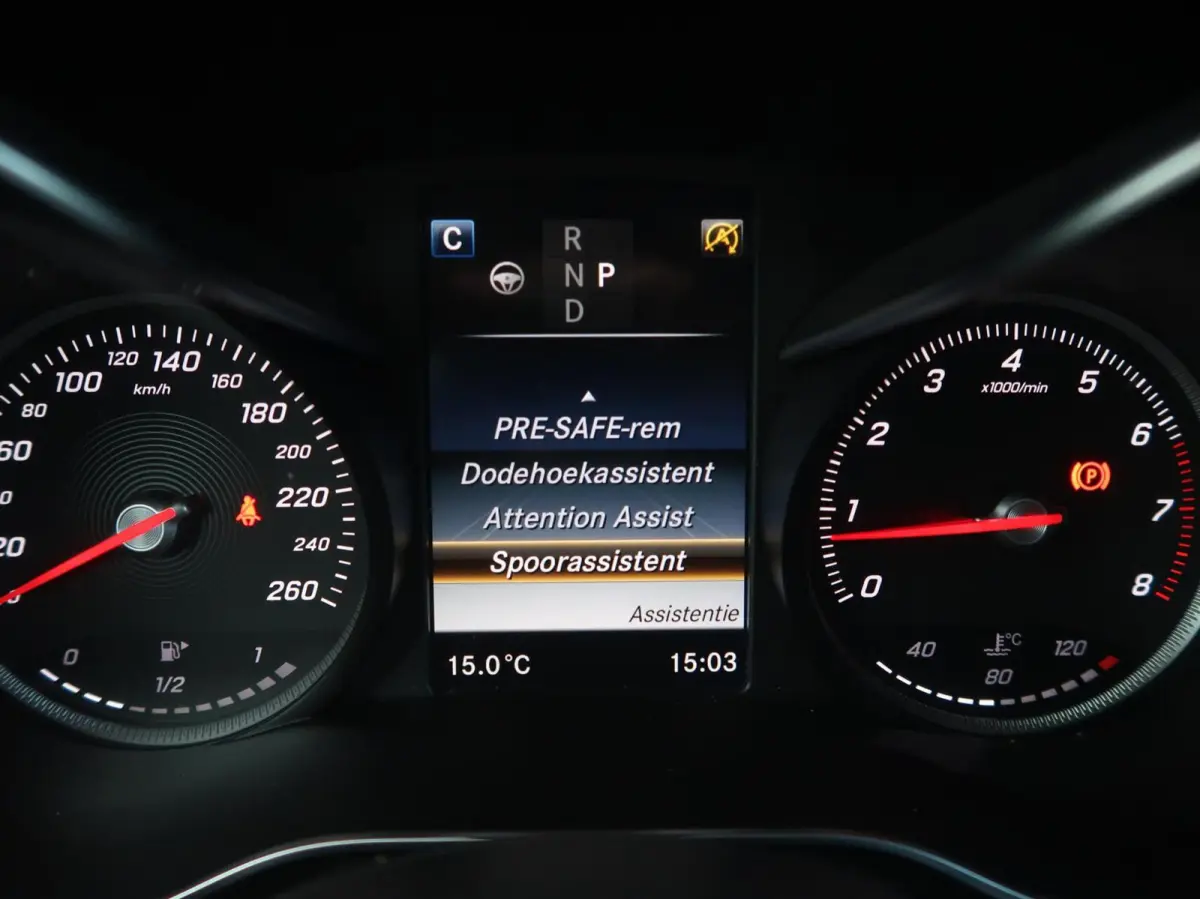 250 4MATIC AMG PANORAMADAK|ADAPTIVE CRUISECONTROL|STUURHULP|RIJSTROOK|NAVIGATIE|LEDER|CAMERA|ZEER MOOI