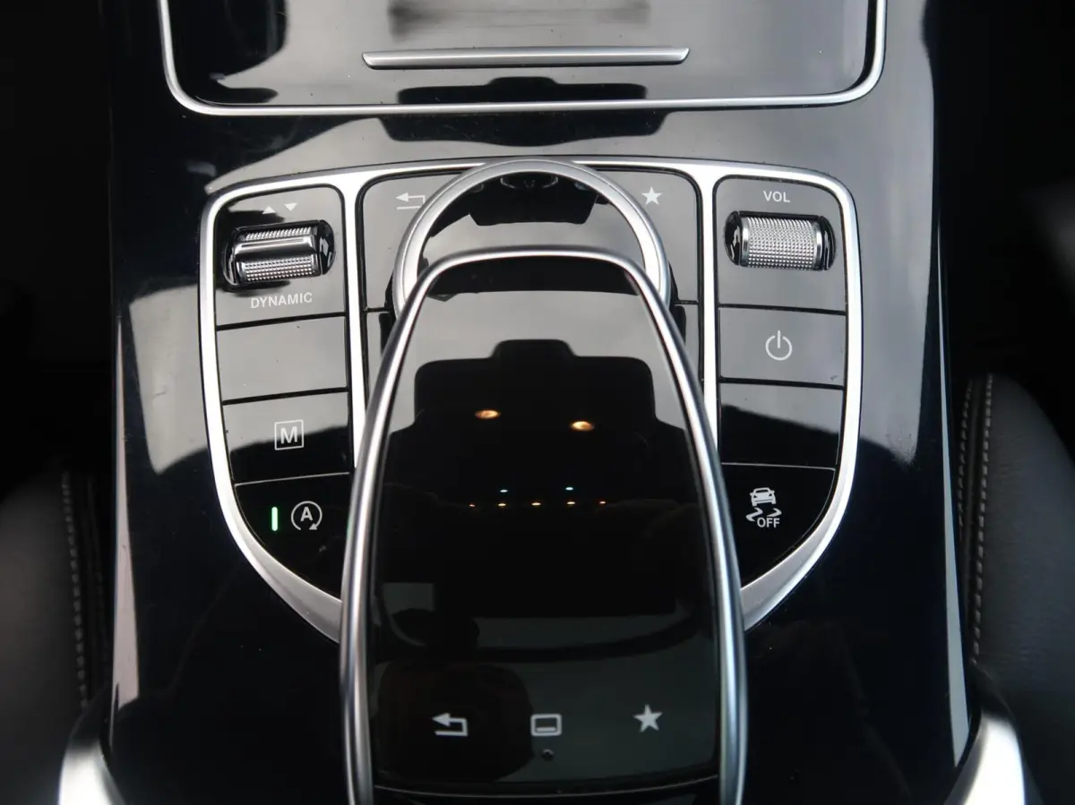 250 4MATIC AMG PANORAMADAK|ADAPTIVE CRUISECONTROL|STUURHULP|RIJSTROOK|NAVIGATIE|LEDER|CAMERA|ZEER MOOI