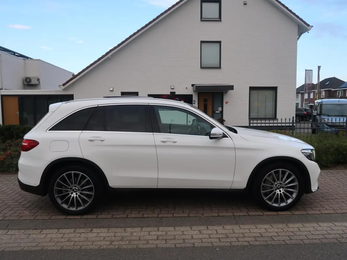 250 4MATIC AMG PANORAMADAK|ADAPTIVE CRUISECONTROL|STUURHULP|RIJSTROOK|NAVIGATIE|LEDER|CAMERA|ZEER MOOI