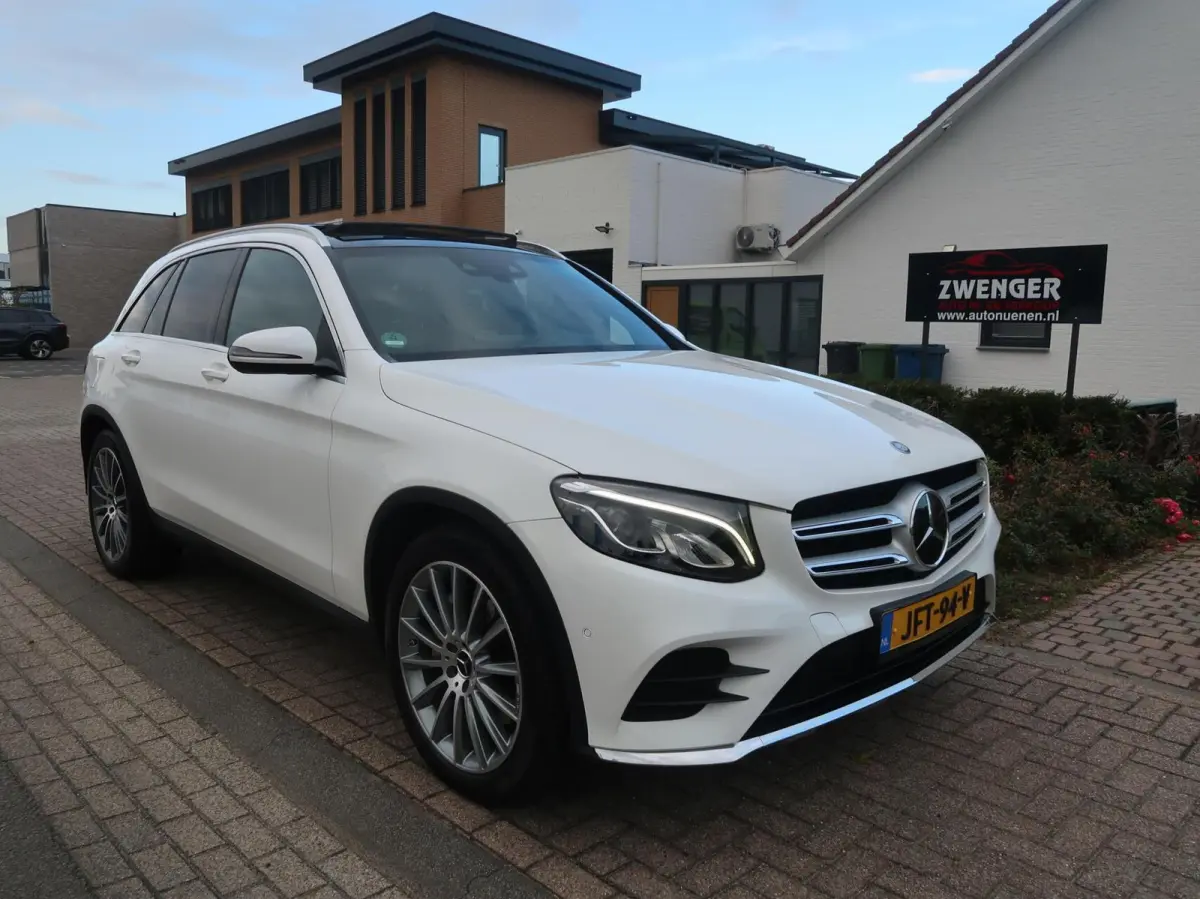 250 4MATIC AMG PANORAMADAK|ADAPTIVE CRUISECONTROL|STUURHULP|RIJSTROOK|NAVIGATIE|LEDER|CAMERA|ZEER MOOI