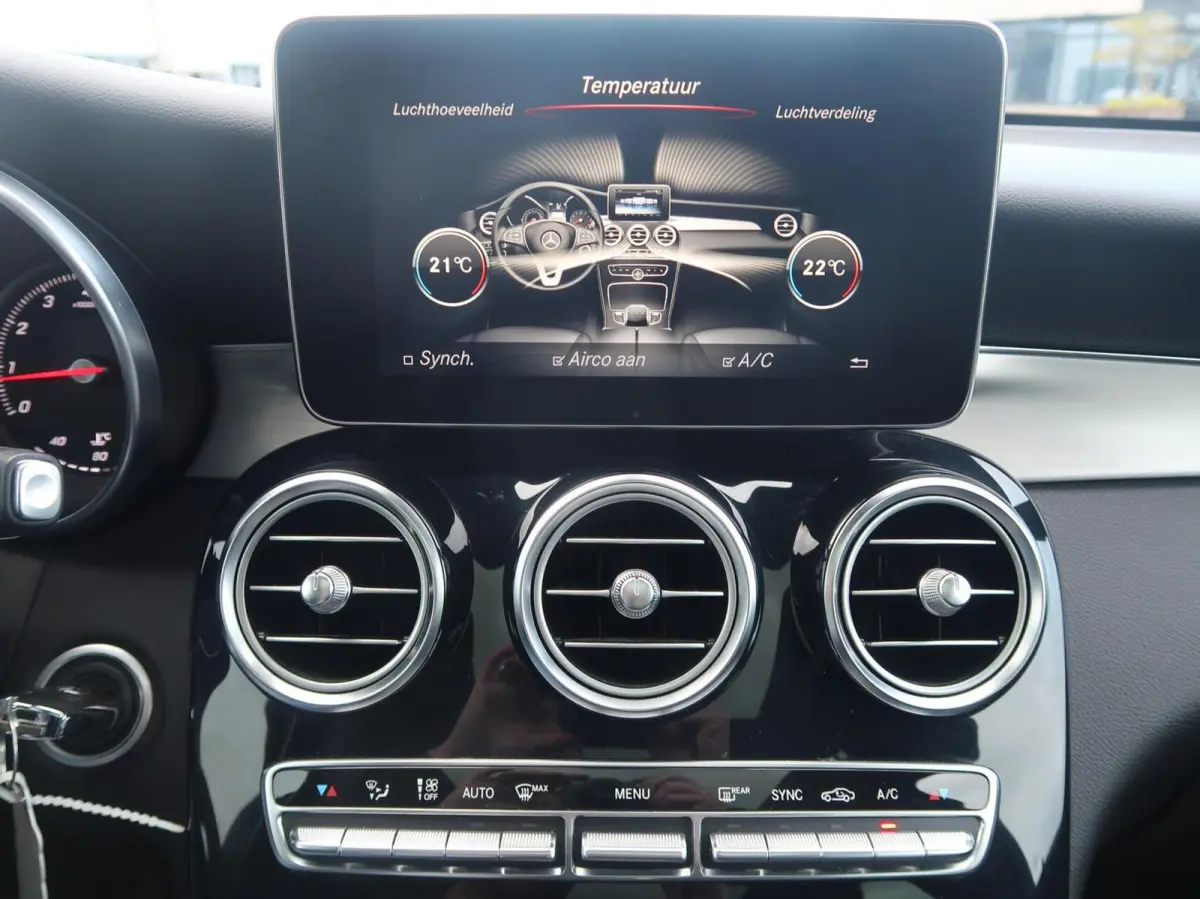 250 4MATIC AMG PANORAMADAK|ADAPTIVE CRUISECONTROL|STUURHULP|RIJSTROOK|NAVIGATIE|LEDER|CAMERA|ZEER MOOI
