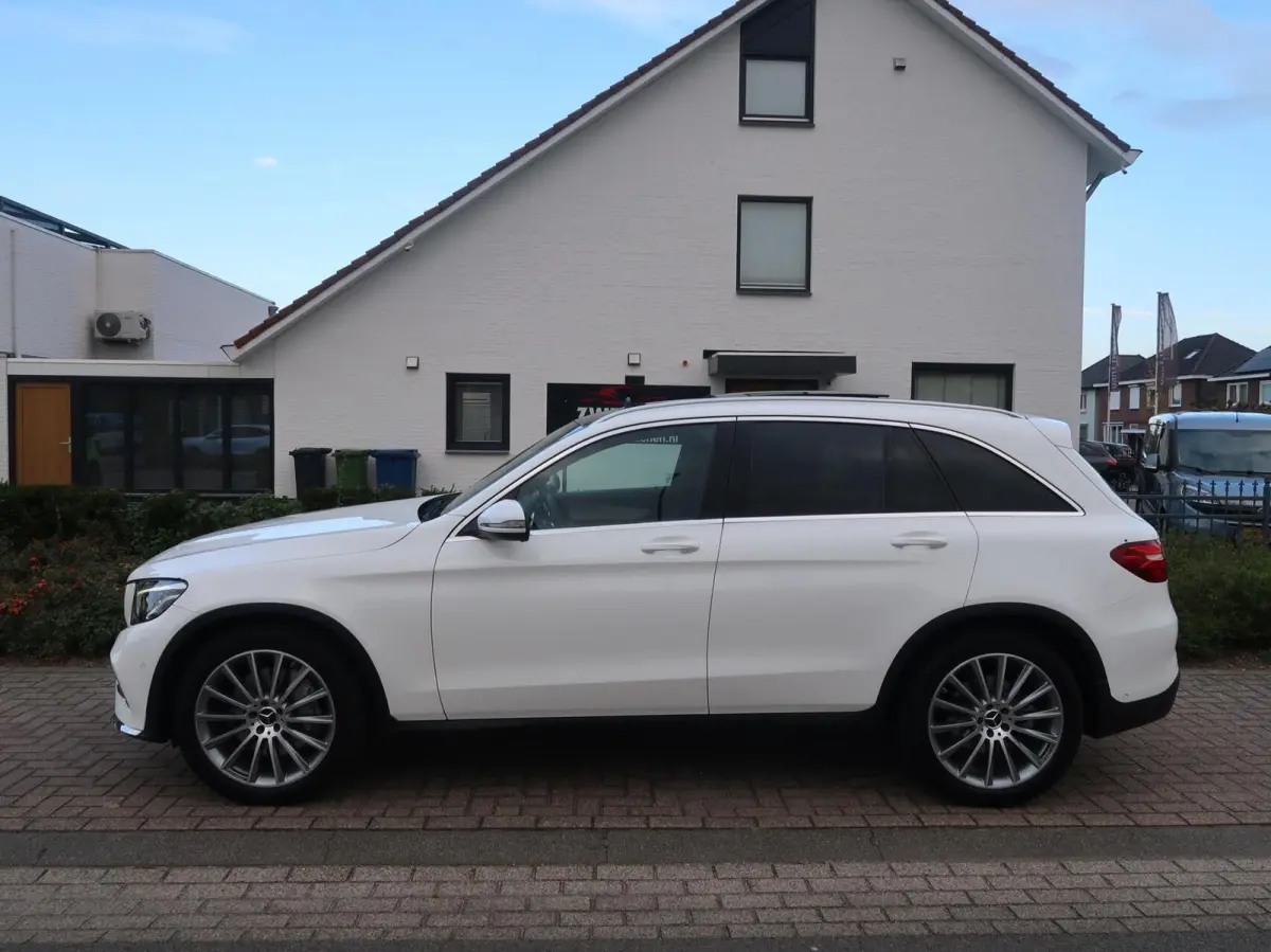 250 4MATIC AMG PANORAMADAK|ADAPTIVE CRUISECONTROL|STUURHULP|RIJSTROOK|NAVIGATIE|LEDER|CAMERA|ZEER MOOI