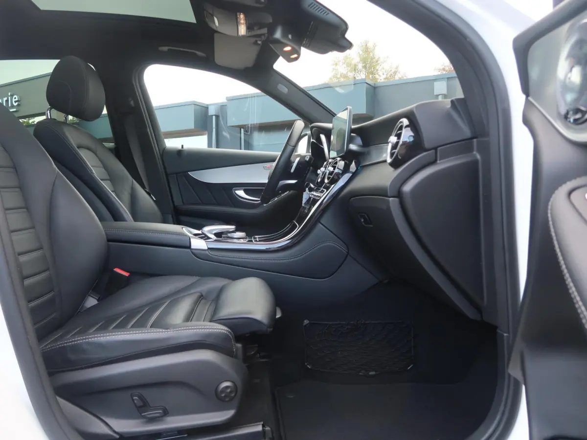 250 4MATIC AMG PANORAMADAK|ADAPTIVE CRUISECONTROL|STUURHULP|RIJSTROOK|NAVIGATIE|LEDER|CAMERA|ZEER MOOI