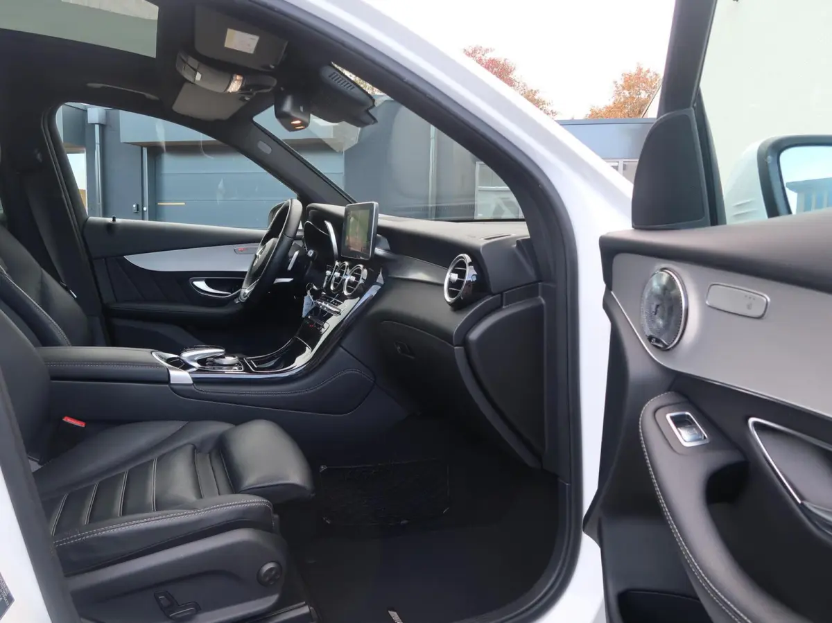 250 4MATIC AMG PANORAMADAK|ADAPTIVE CRUISECONTROL|STUURHULP|RIJSTROOK|NAVIGATIE|LEDER|CAMERA|ZEER MOOI