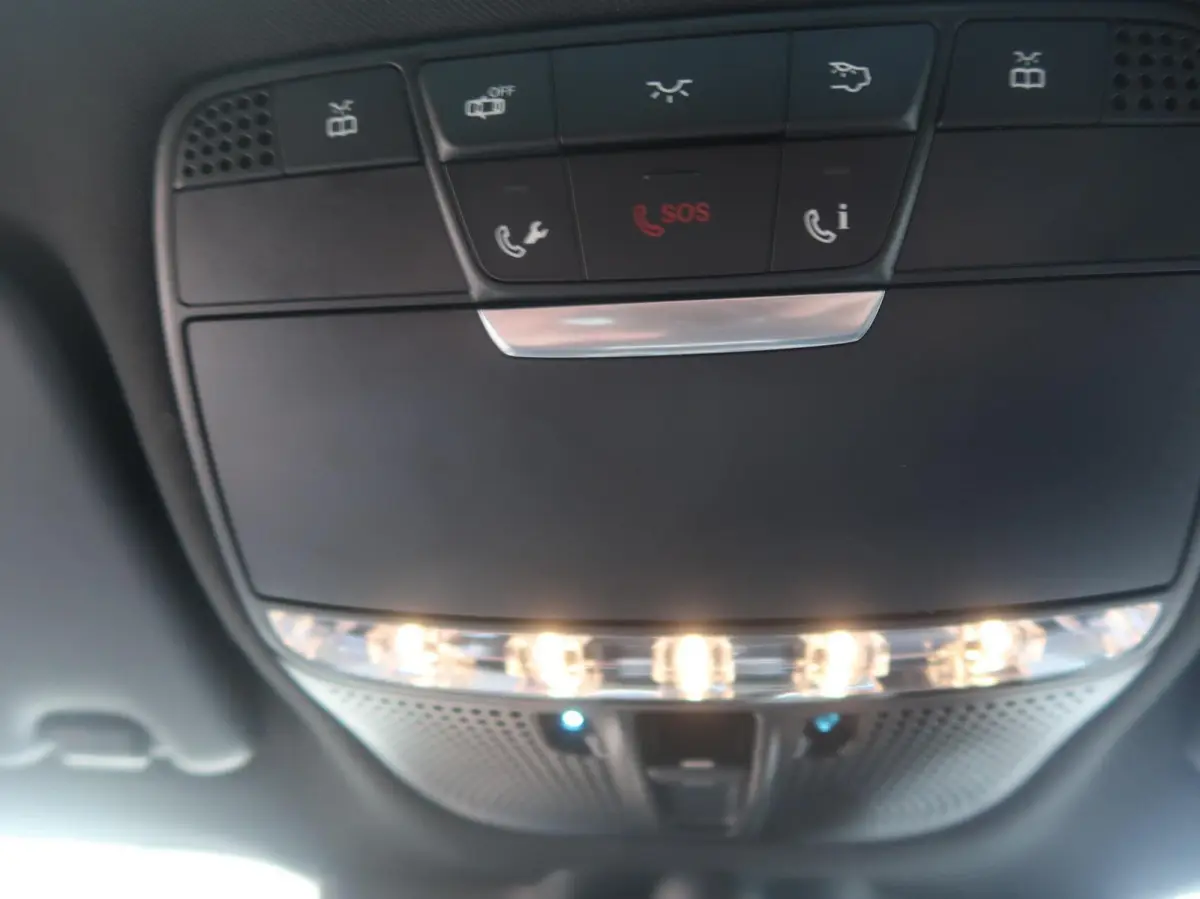 250 4MATIC AMG PANORAMADAK|ADAPTIVE CRUISECONTROL|STUURHULP|RIJSTROOK|NAVIGATIE|LEDER|CAMERA|ZEER MOOI