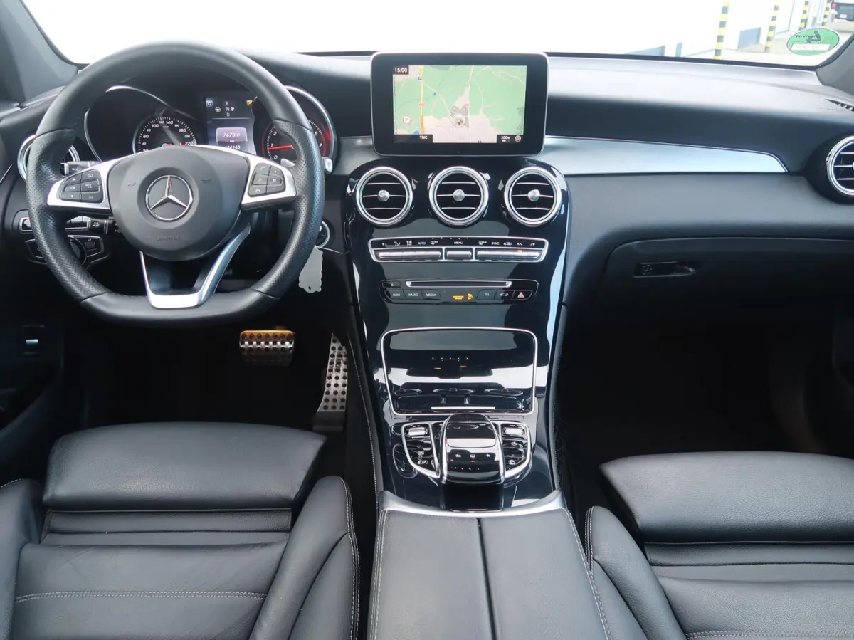 250 4MATIC AMG PANORAMADAK|ADAPTIVE CRUISECONTROL|STUURHULP|RIJSTROOK|NAVIGATIE|LEDER|CAMERA|ZEER MOOI
