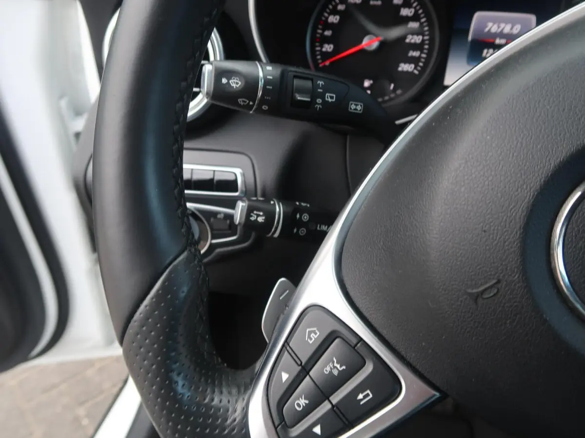 250 4MATIC AMG PANORAMADAK|ADAPTIVE CRUISECONTROL|STUURHULP|RIJSTROOK|NAVIGATIE|LEDER|CAMERA|ZEER MOOI