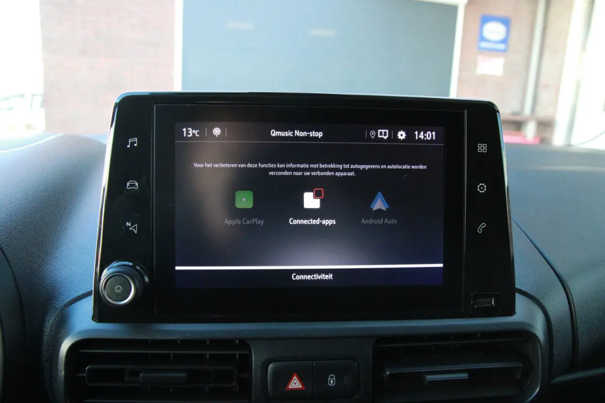 1.5D L1H1 Edition / Navi & App Connect / Stuur verwarming / PDC