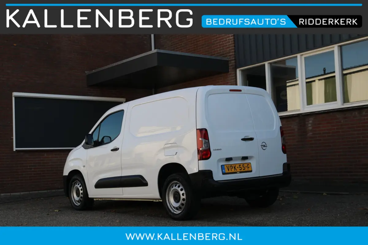 1.5D L1H1 Edition / Navi & App Connect / Stuur verwarming / PDC