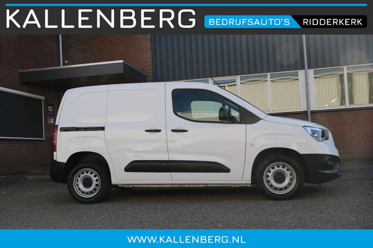1.5D L1H1 Edition / Navi & App Connect / Stuur verwarming / PDC