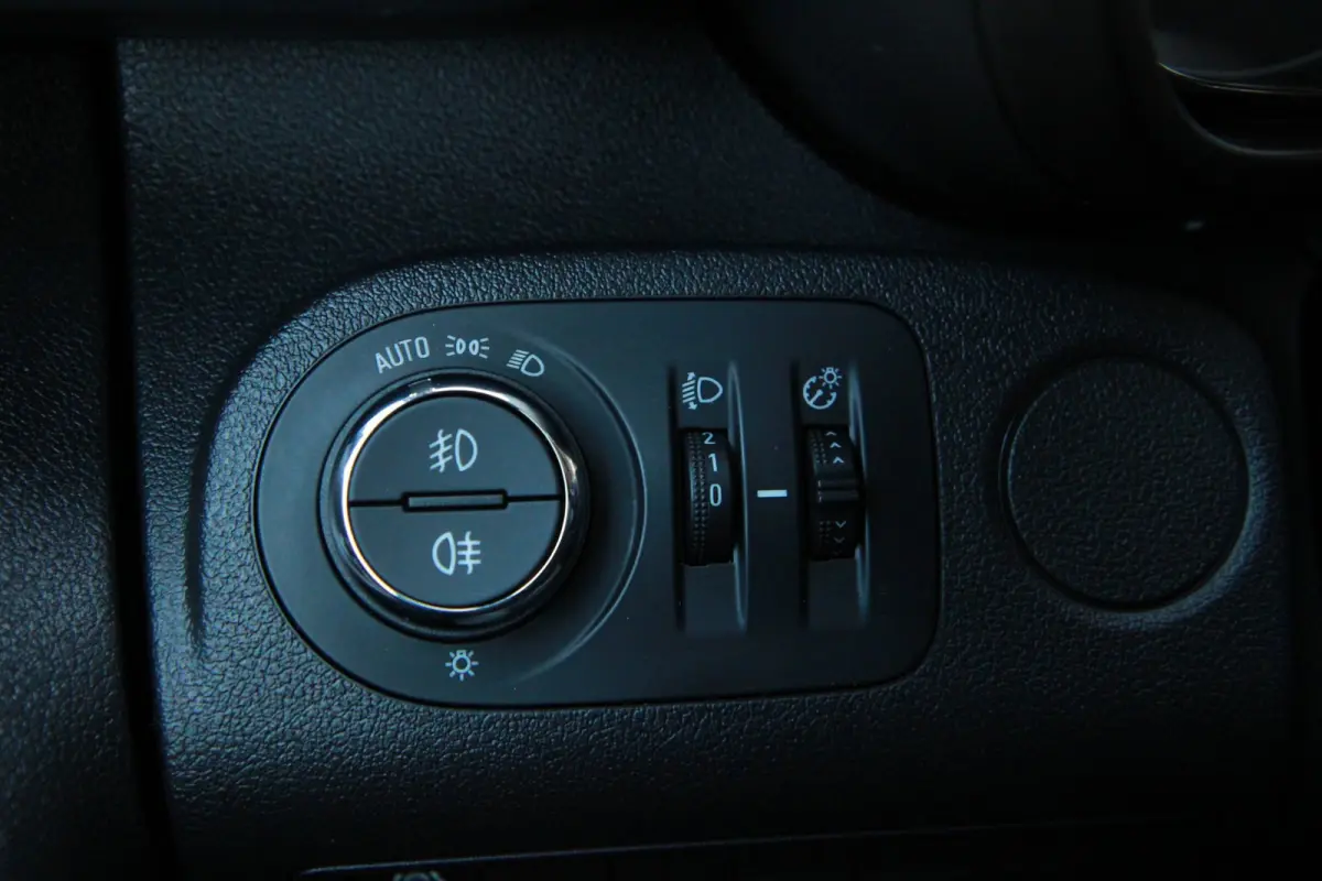1.5D L1H1 Edition / Navi & App Connect / Stuur verwarming / PDC
