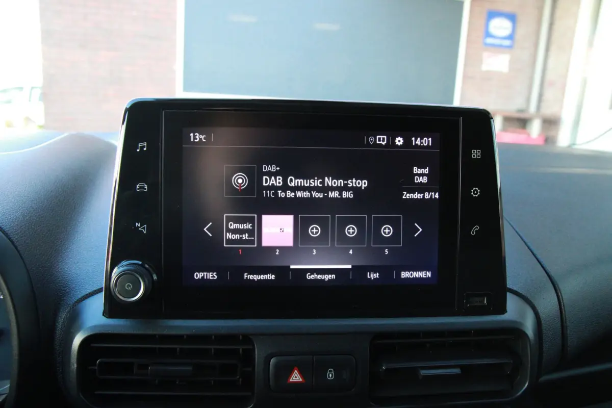 1.5D L1H1 Edition / Navi & App Connect / Stuur verwarming / PDC