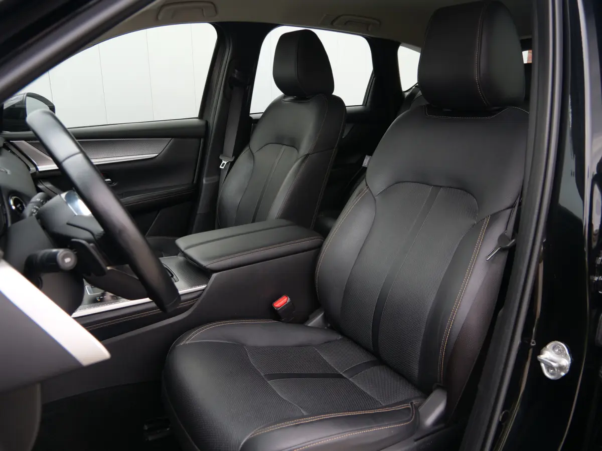 2.5 e-SkyActiv PHEV Takumi 327 Pk Automaat Navi / DAB / Camera / Apple Carplay / Leer
