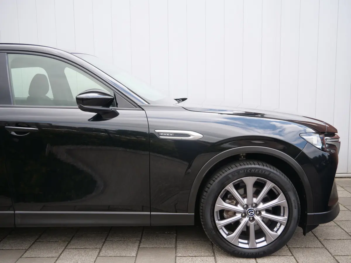 2.5 e-SkyActiv PHEV Takumi 327 Pk Automaat Navi / DAB / Camera / Apple Carplay / Leer