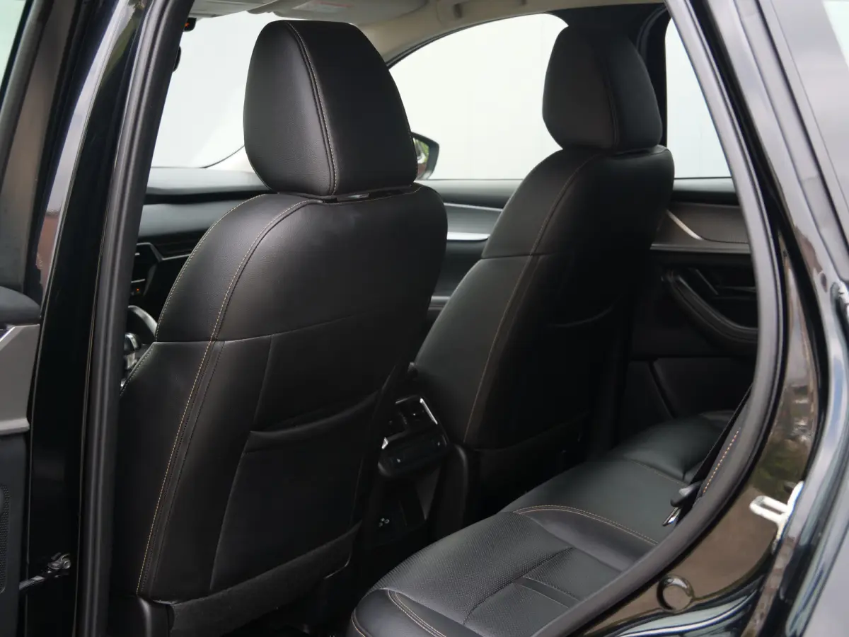 2.5 e-SkyActiv PHEV Takumi 327 Pk Automaat Navi / DAB / Camera / Apple Carplay / Leer