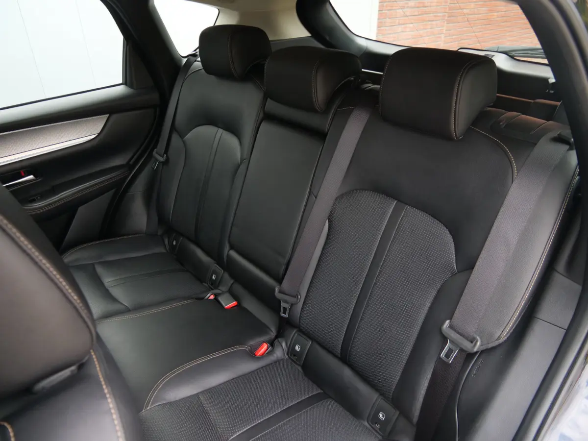 2.5 e-SkyActiv PHEV Takumi 327 Pk Automaat Navi / DAB / Camera / Apple Carplay / Leer