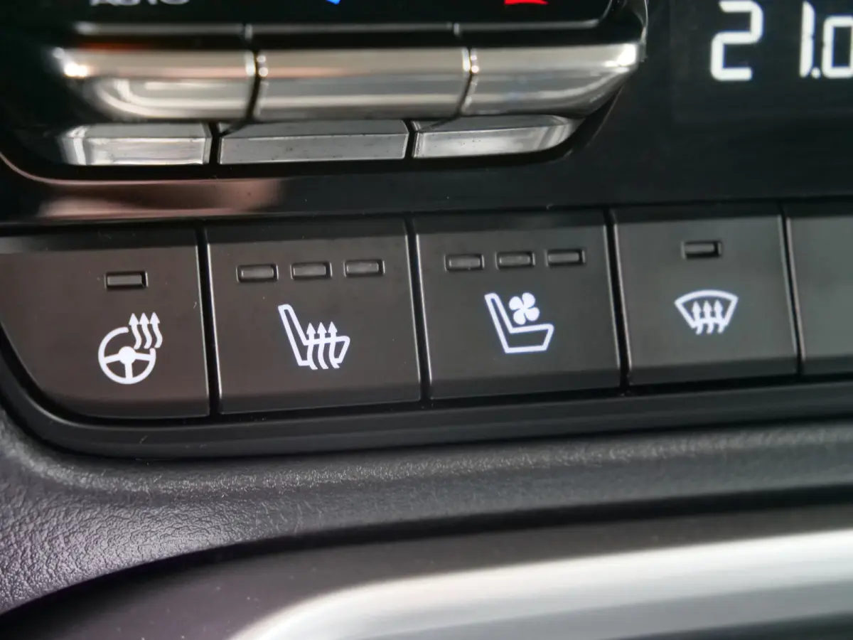 2.5 e-SkyActiv PHEV Takumi 327 Pk Automaat Navi / DAB / Camera / Apple Carplay / Leer