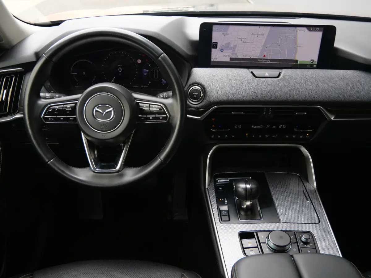2.5 e-SkyActiv PHEV Takumi 327 Pk Automaat Navi / DAB / Camera / Apple Carplay / Leer