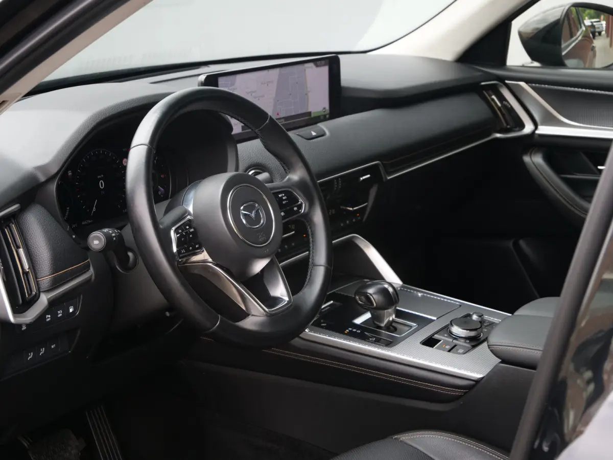 2.5 e-SkyActiv PHEV Takumi 327 Pk Automaat Navi / DAB / Camera / Apple Carplay / Leer