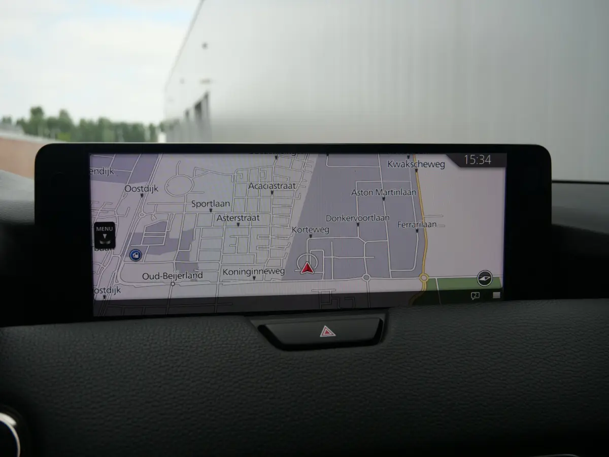 2.5 e-SkyActiv PHEV Takumi 327 Pk Automaat Navi / DAB / Camera / Apple Carplay / Leer