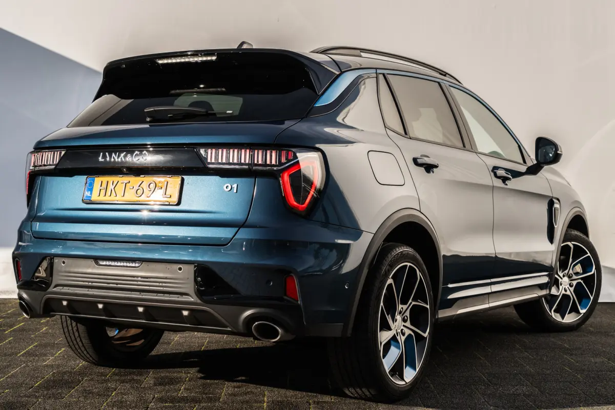 1.5 Plug-in Hybrid 262 Pk | Stuurverwarming | Zwarte Hemel | 75 km Elektrisch Panoramadak | NL Auto | 20 inch. LMV | 1e eigenaar