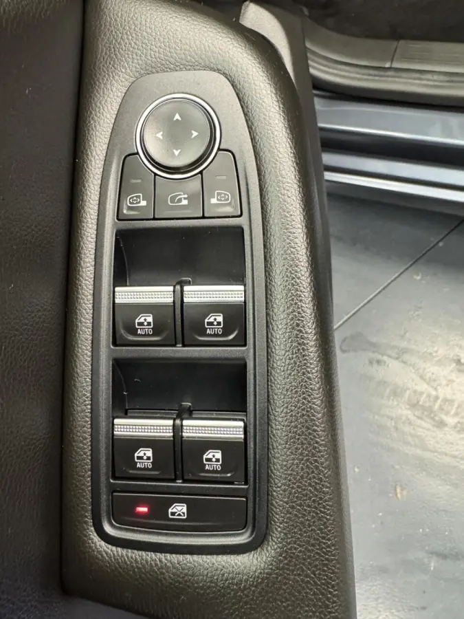 1.0 TCe Zen Carplay-Cr.contr-Clima-Parkeersenoren-LED-Lm16''velgen