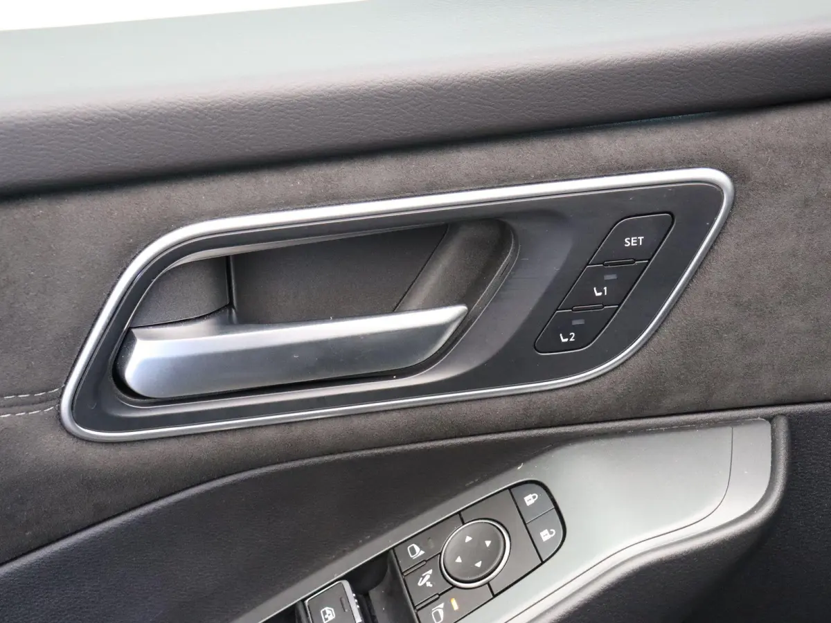 158pk MHEV Xtronic Tekna Plus | 360 camera | Memory | Leder | Stoel/stuurverwarming | Stoelmassage | Carplay |