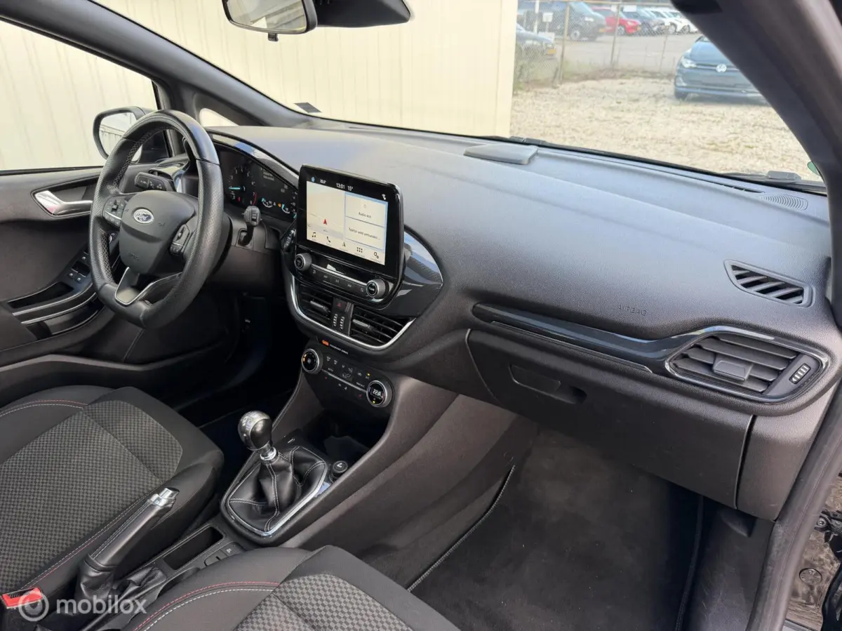 1.0 EcoBoost 140PK ST-Line PANO LED KEYLES VOL !