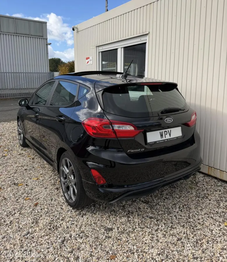 1.0 EcoBoost 140PK ST-Line PANO LED KEYLES VOL !