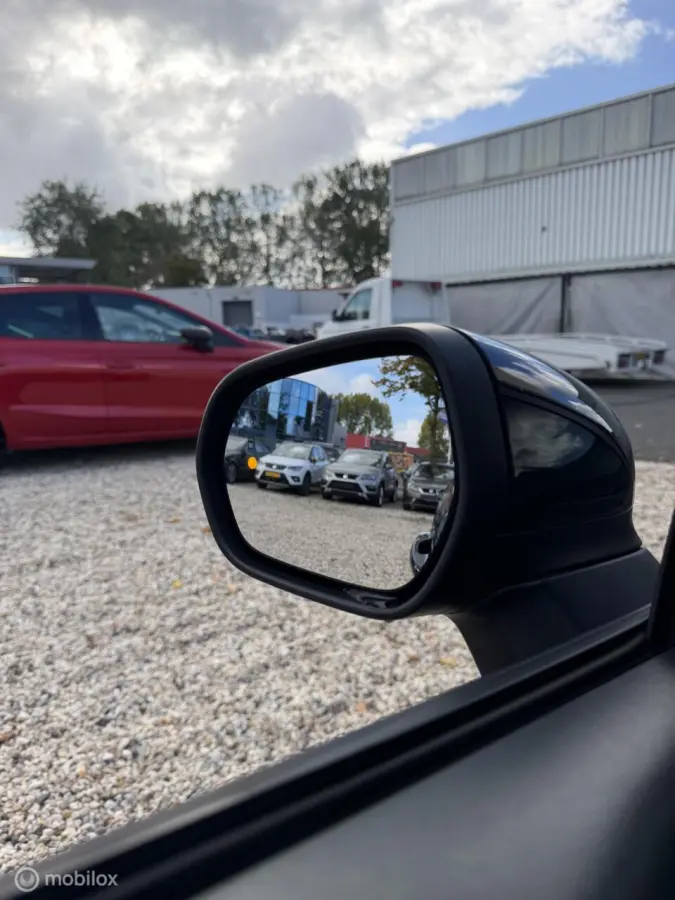 1.0 EcoBoost 140PK ST-Line PANO LED KEYLES VOL !