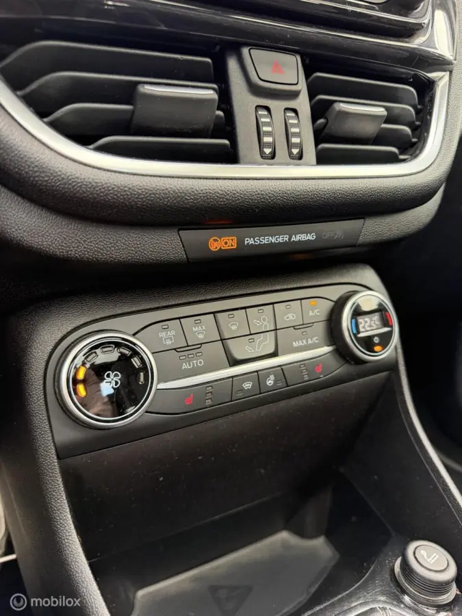 1.0 EcoBoost 140PK ST-Line PANO LED KEYLES VOL !