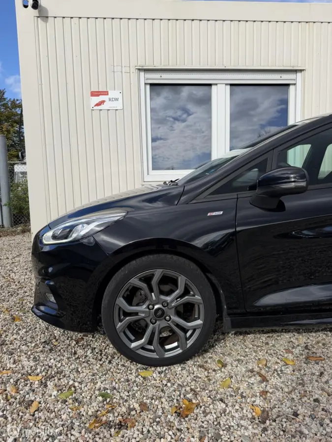 1.0 EcoBoost 140PK ST-Line PANO LED KEYLES VOL !