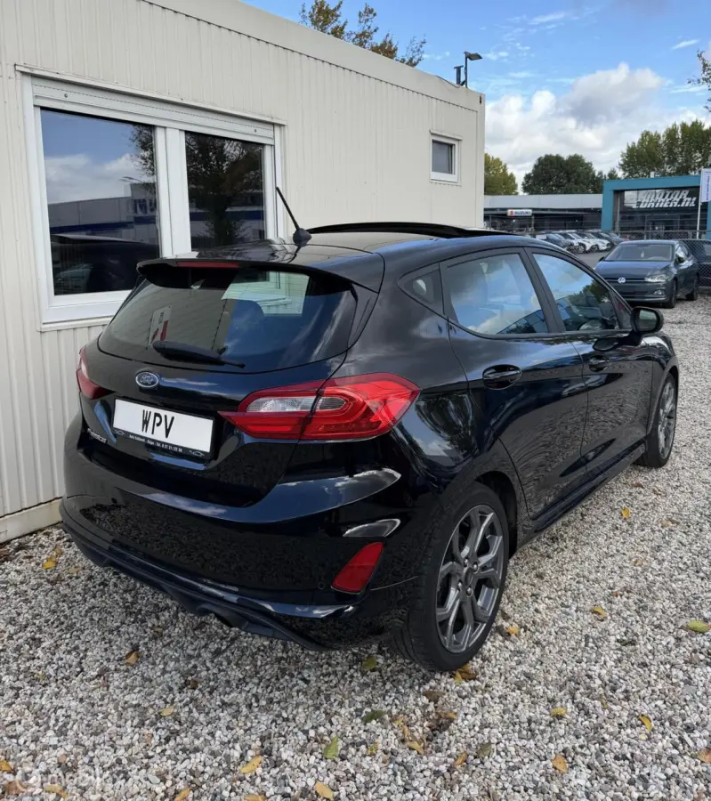 1.0 EcoBoost 140PK ST-Line PANO LED KEYLES VOL !