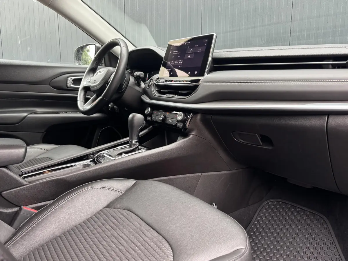 190pk Plug-in Hybrid Altitude | 1ste eigenaar | Trekhaak | Winterpack | Camera | 18" LM velgen | AppleCarPlay/Android