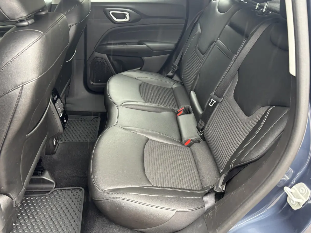 190pk Plug-in Hybrid Altitude | 1ste eigenaar | Trekhaak | Winterpack | Camera | 18" LM velgen | AppleCarPlay/Android
