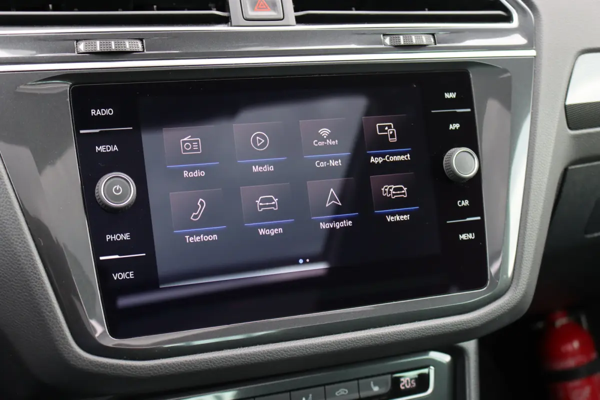 1.4 TSI ACT Comfortline Business R | Panoramadak | Trekhaak | Memory | Leder | Stoelverwarming | Surround Camera | Active-Lighting |