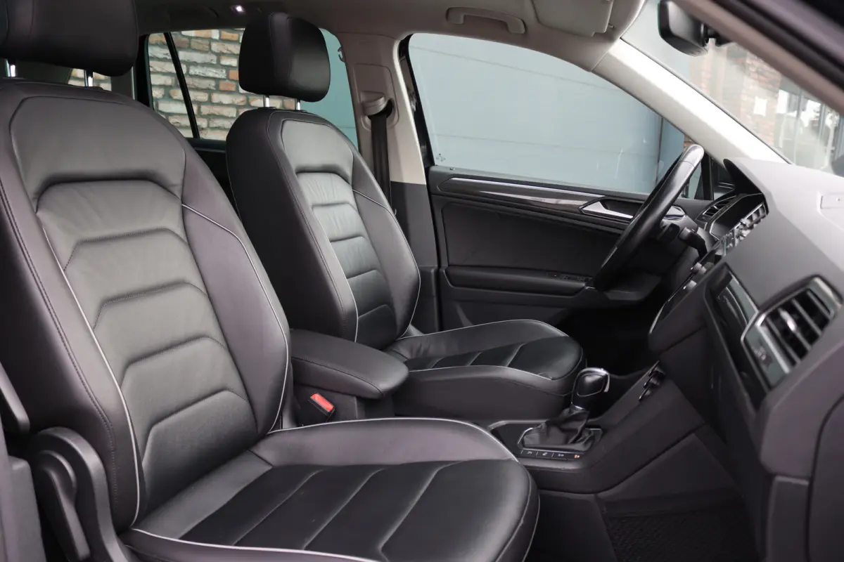 1.4 TSI ACT Comfortline Business R | Panoramadak | Trekhaak | Memory | Leder | Stoelverwarming | Surround Camera | Active-Lighting |
