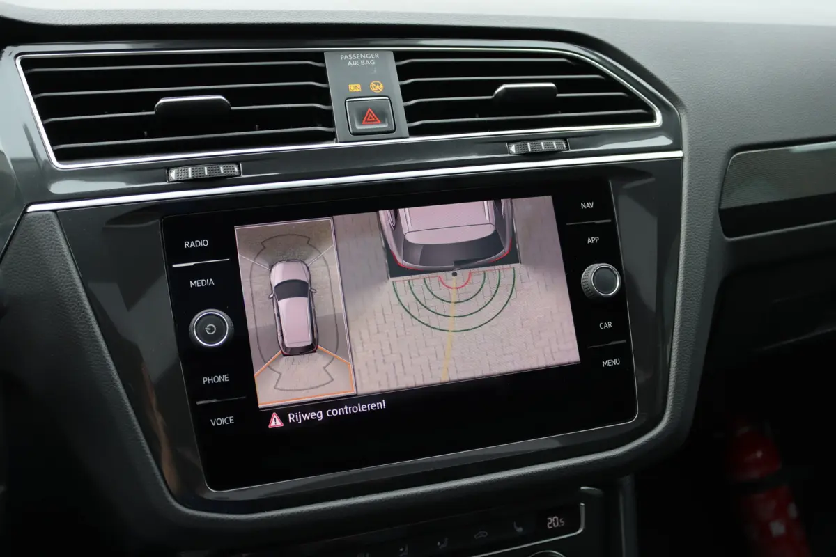 1.4 TSI ACT Comfortline Business R | Panoramadak | Trekhaak | Memory | Leder | Stoelverwarming | Surround Camera | Active-Lighting |